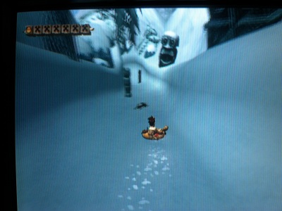 Un bateau jaune lancé sur la neige. Ca ne vous rappelle rien ?